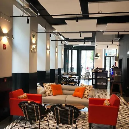 Be Intendente אכסניה